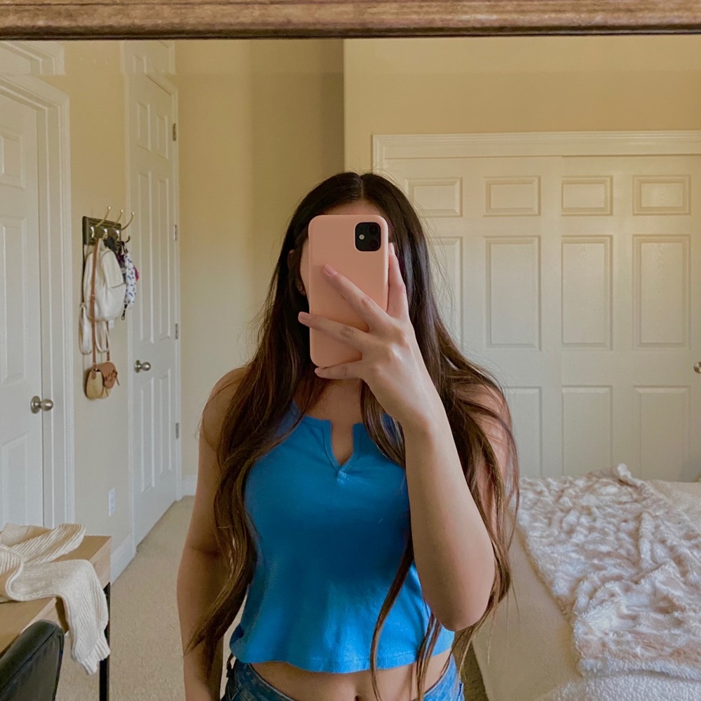 Blue cropped tank